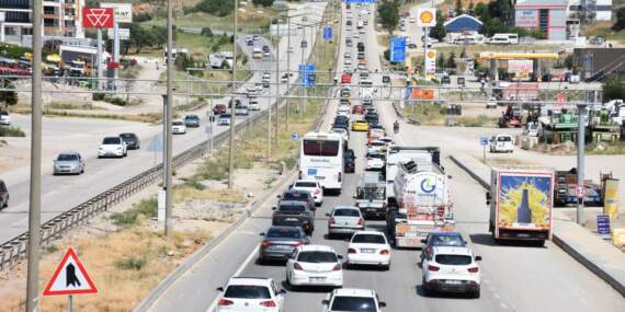 Kurban Bayramı Hareketliliği Başladı: ‘Kilit Kavşak’ta Yine Trafik Yoğunluğu