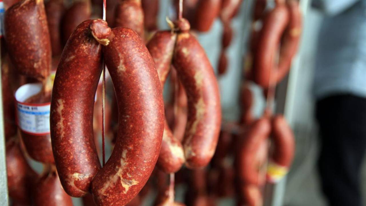 Kurban Bayramı’nda Kendi Sucuğunu Yapacaklara Tavsiyeler! Daha Sağlıklı ve Lezzetli Bir Sucuk İçin Bunlara Dikkat…