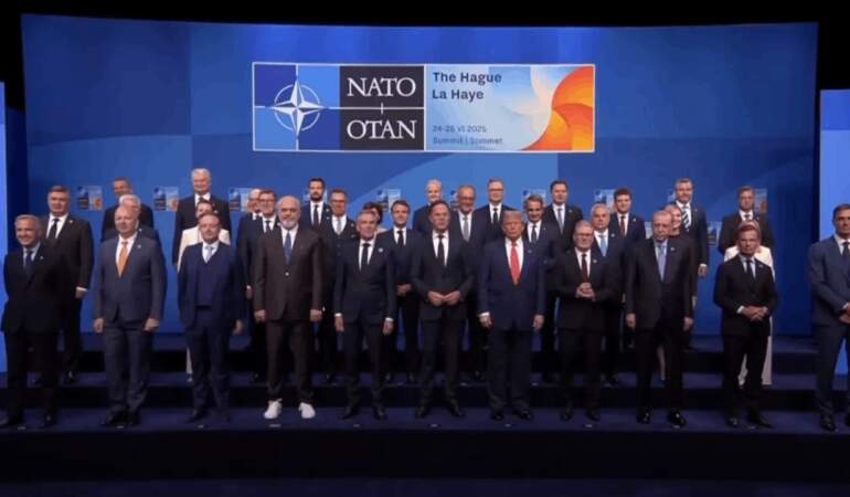 NATO’da Zirve Vakti! Cumhurbaşkanı Erdoğan’dan Trump’la Ayak Üstü Sohbet
