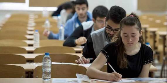 MEB ve ÖSYM 2025 Sınav Görevlisi Ücretleri Belli Oldu: LGS, YKS, ALES ve DGS’de Gözetmen, Salon Başkanı, Bina Sorumlusu Ne Kadar Alacak?