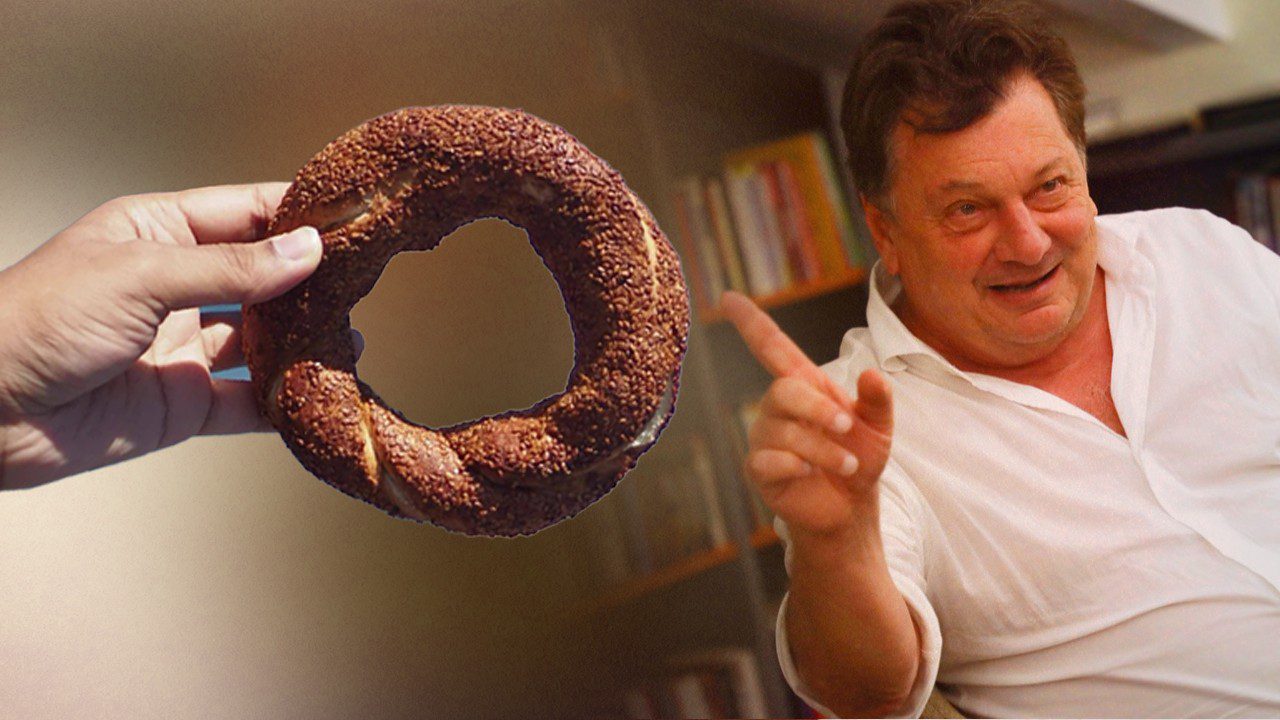 Menemen Bitti, Simit Başladı! Vedat Milor Açıkladı, Sosyal Medya İkiye Bölündü, En İyi Simit Nerede?