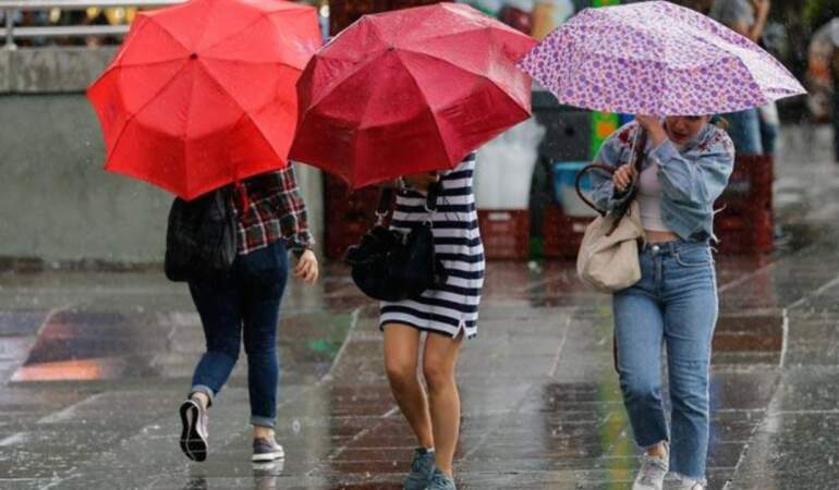 Meteoroloji’den Hafta Sonu Plan Yapanlara Kötü Haber! Sıcak Havaya Sağanak Molası