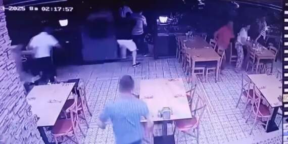 Muğla Fena Sallandı! Panik Anları Kameralarda: Vatandaş Sokağa Döküldü
