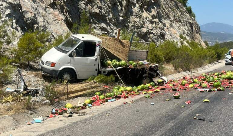 Muğla’da Kaza! Kamyonetler Çarpıştı, 2 Yaralı
