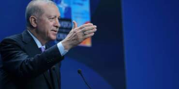 NATO Zirvesi’nde Duyurdu: Cumhurbaşkanı Erdoğan DEM Parti ile Görüşecek