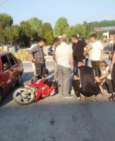 Otomobil ile Motosiklet Birbirine Girdi