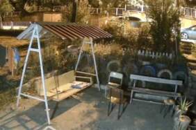Park Halindeki Araca Çarpıp Kaçtı