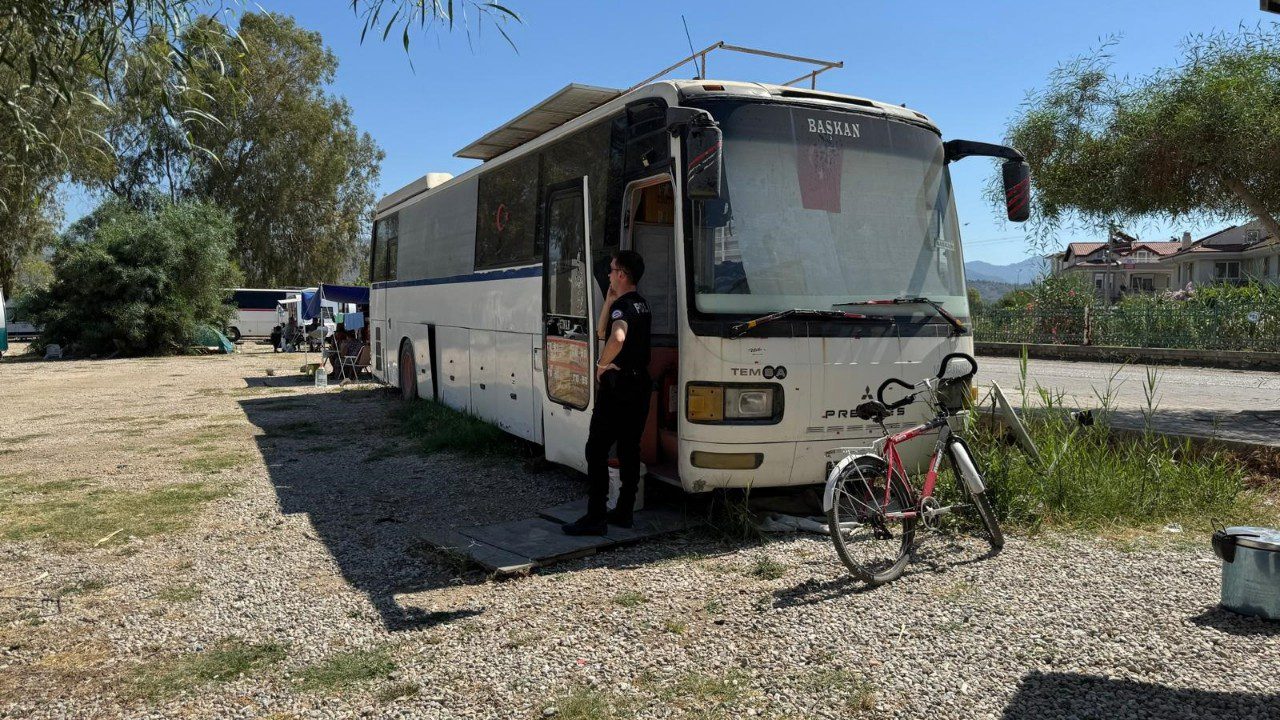 Sabah İşe Gelmeyince Gerçek Ortaya Çıktı: Otobüste Yaşamını Yitirdi