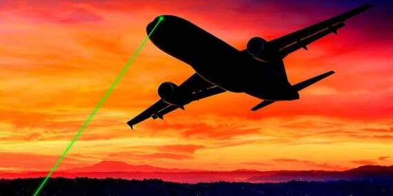 Sabiha Gökçen’e İnen Yolcu Uçağına Lazer Tacizi! İşte Kule ile Pilotun Telsiz Konuşmaları