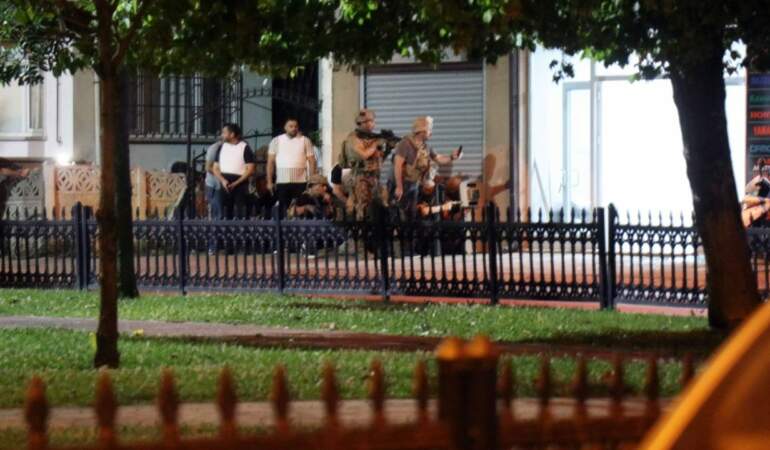 Sakarya’da Film Gibi Olay! Polise Ateş Açtı, 6 Saat Teslim Olmadı
