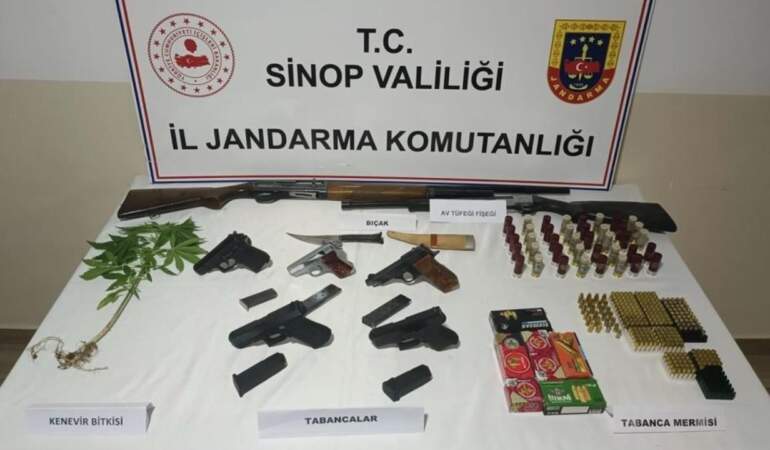 Sinop’ta Silah ve Uyuşturucu Operasyonu: 3 Kişi Yakalandı