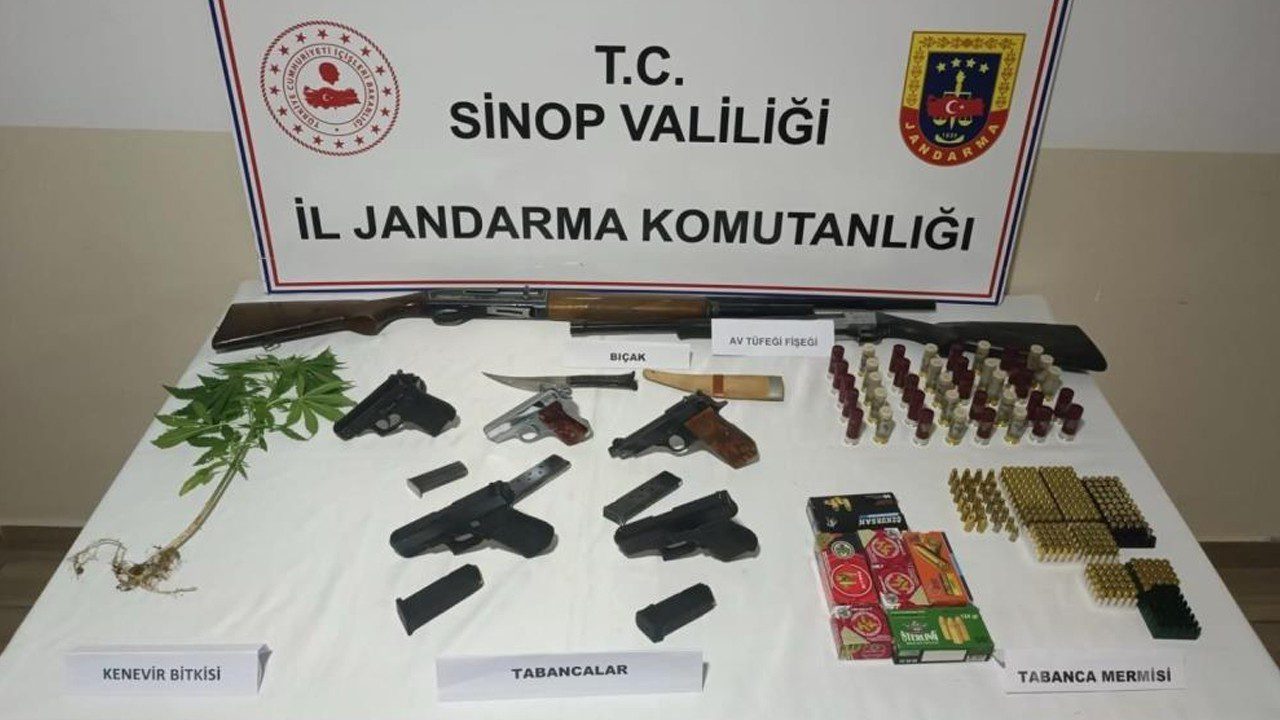 Sinop’ta Silah ve Uyuşturucu Operasyonu: 3 Kişi Yakalandı
