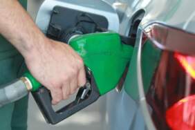 Tabela Değişti! Akaryakıta Bu Kez Çifte İndirim Geldi: İşte Güncel Benzin ve Motorin Fiyatları…