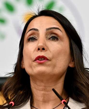 Tülay Hatimoğulları’ndan Flaş Açıklama: Süreç Bir Şekilde Şimdilik İlerliyor