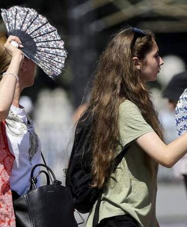 Türkiye Kavruluyor! Meteoroloji’den Sıcaklık Uyarısı… Termometreler Zirveyi Görecek