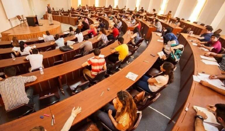 Türkiye’nin En İyi ve En Başarılı Hukuk Fakültesi Belli Oldu: Zirvedeki Üniversite Şaşırttı
