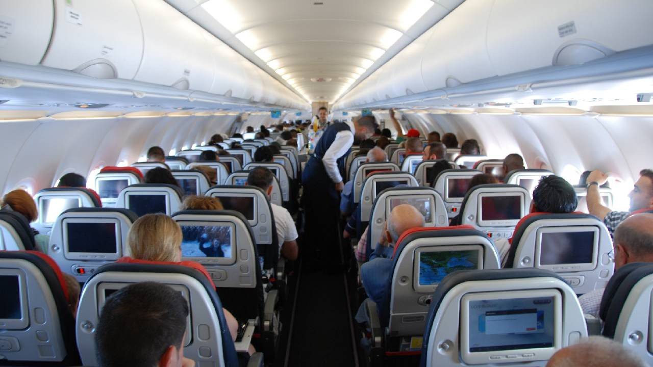 Uçakta Duyulan Ding Sesi Ne Anlama Geliyor? Meğer Çok Önemli Bir Mesajı Varmış