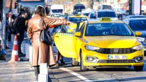 UKOME Karar Aldı, İBB Duyurdu! Taksilerde Yeni Dönem… Yoldan Taksi Çevirmek Tarih Oluyor