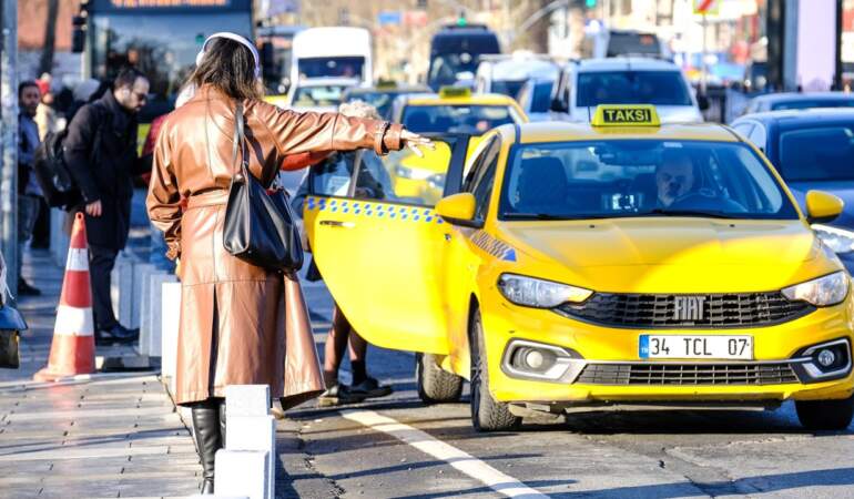 UKOME Karar Aldı, İBB Duyurdu! Taksilerde Yeni Dönem… Yoldan Taksi Çevirmek Tarih Oluyor