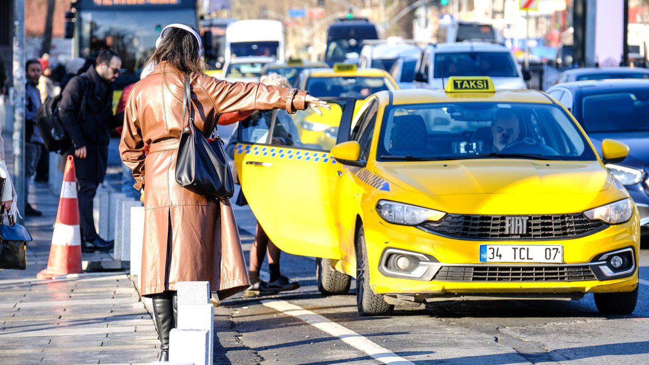UKOME Karar Aldı, İBB Duyurdu! Taksilerde Yeni Dönem… Yoldan Taksi Çevirmek Tarih Oluyor