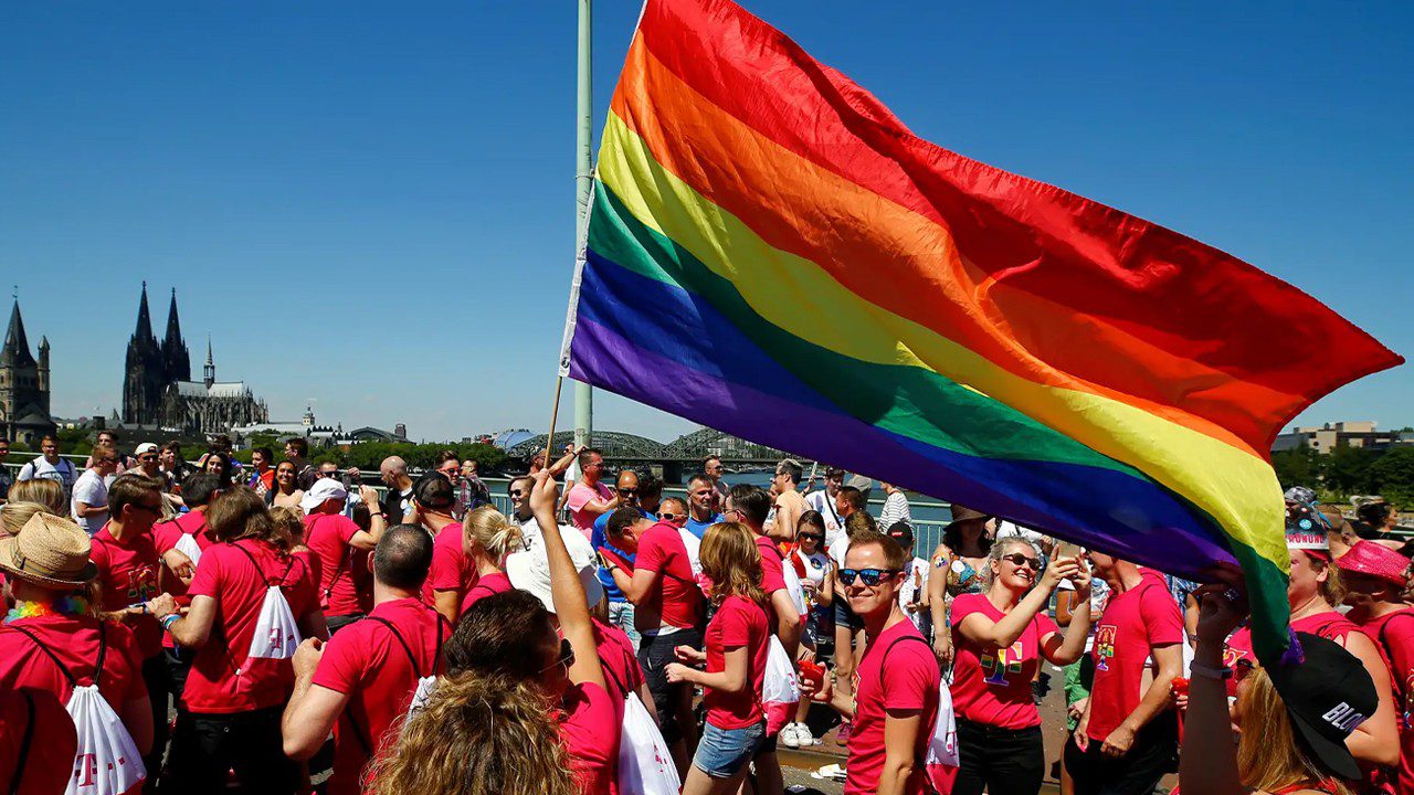 Uluslararası Af Örgütü’nden ‘Onur Yürüyüşleri’ Çağrısı: ‘LGBTİ+ Bireyleri Bastırmayın, Koruyun’