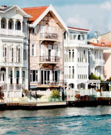 Ünlü İş İnsanının Boğaz Manzaralı Kömürlüğü Rekor Fiyata Satışa Çıktı