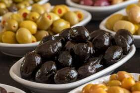 Ünlü Zeytin Markasında Listeria Alarmı! Raflardan Toplatılıyor