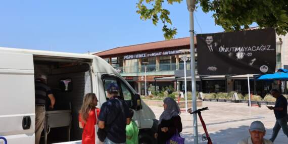 Urlalılar Ferdi Zeyrek İçin Lokma Döktürdü