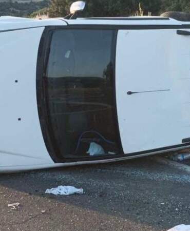 Uşak’ta Ticari Araç Devrildi! 1 Ölü, Biri Bebek 4 Yaralı