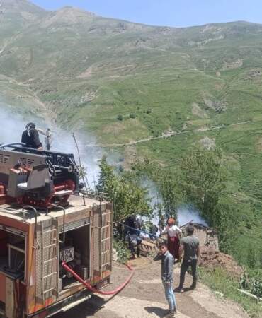 Van’da Ev Yangını! Bir Çocuk Hayatını Kaybetti