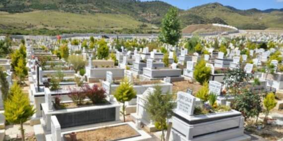 Vefat Eden Kişinin Kıyafetleri Neden Dağıtılır? Duyunca Çok Mantıklı Diyeceksiniz