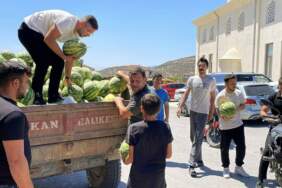 12 Ton Karpuz Satın Aldı, Ücretsiz Dağıttı
