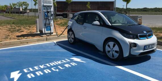 Piyasa alarm veriyor: Elektrikli otomobiller ikinci elde eriyor! Elektrikli otomobil almadan önce bu listeye bakın