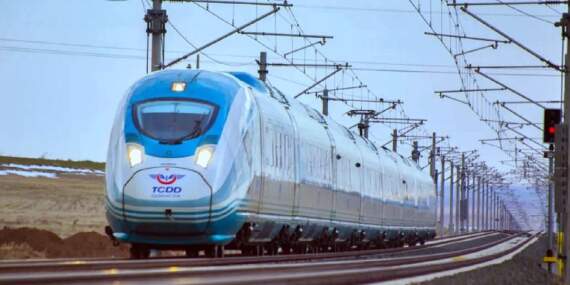 YHT’ye bin, kahveni al, havalimanına ışınlan! Gaziantep-Adana-Mersin hızlı treni Çukurova Havalimanı’na bağlanıyor