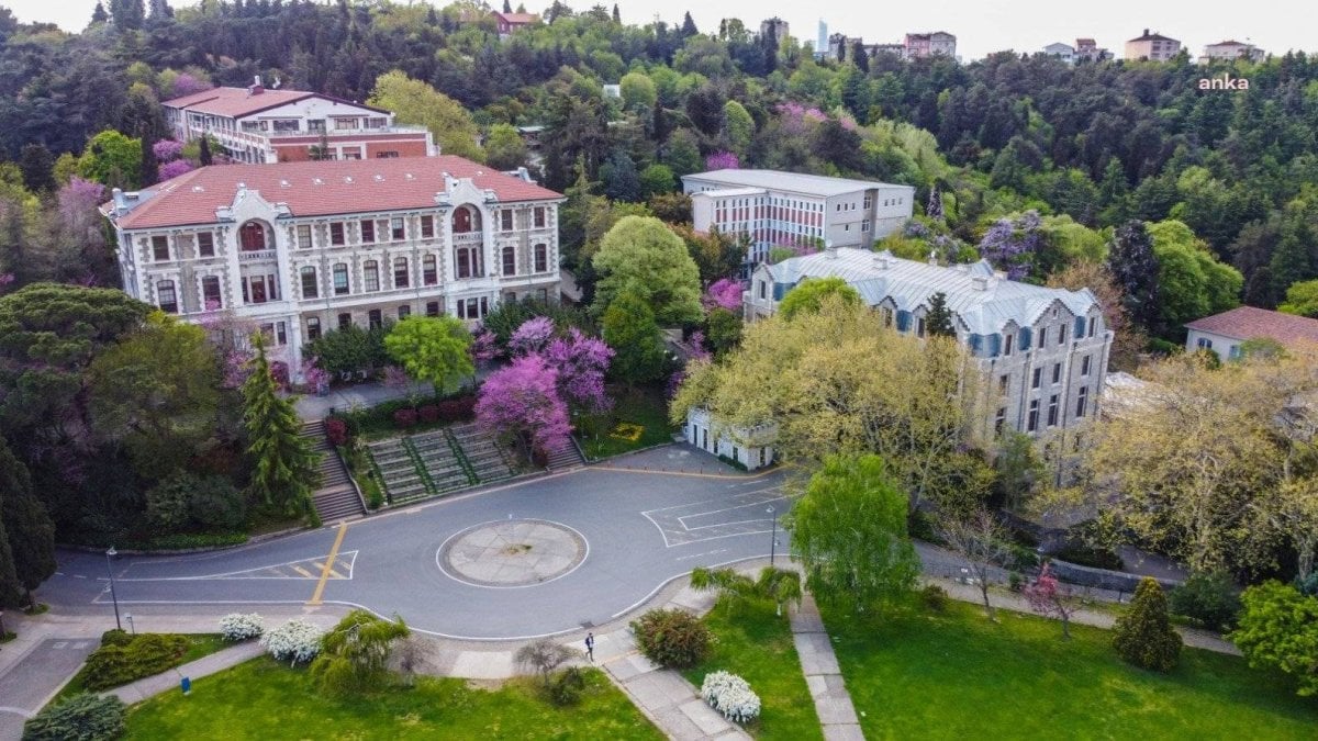 Boğaziçi Üniversitesi’nde Fen Edebiyat Fakültesi kapatıldı