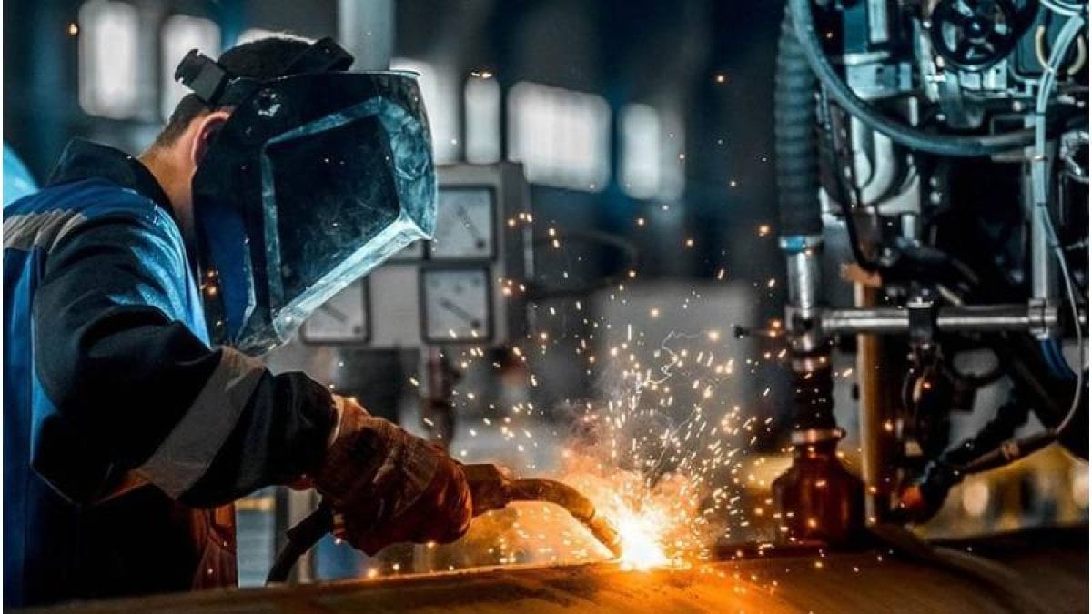 İmalat sanayinde daralma derinleşiyor: PMI, son 8 ayın en düşük seviyesinde