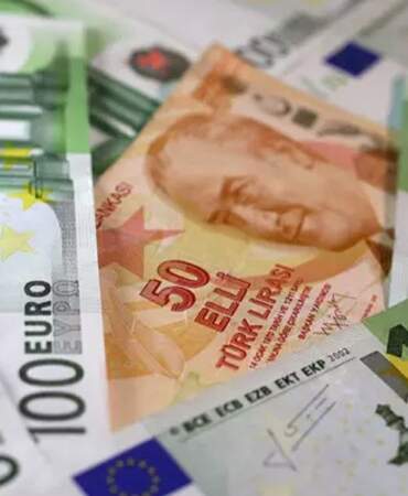 Dolar sert düştü, euroda yeni rekor geldi: Euro/dolar paritesi 4 yılın zirvesinde