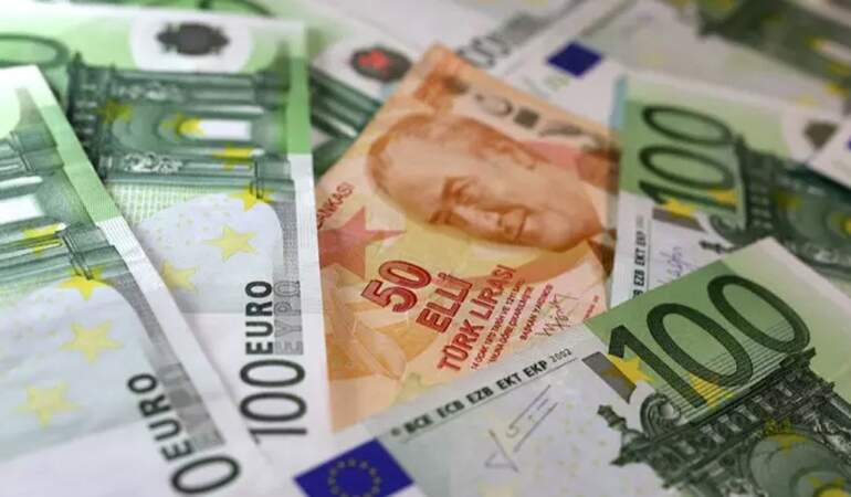Dolar sert düştü, euroda yeni rekor geldi: Euro/dolar paritesi 4 yılın zirvesinde