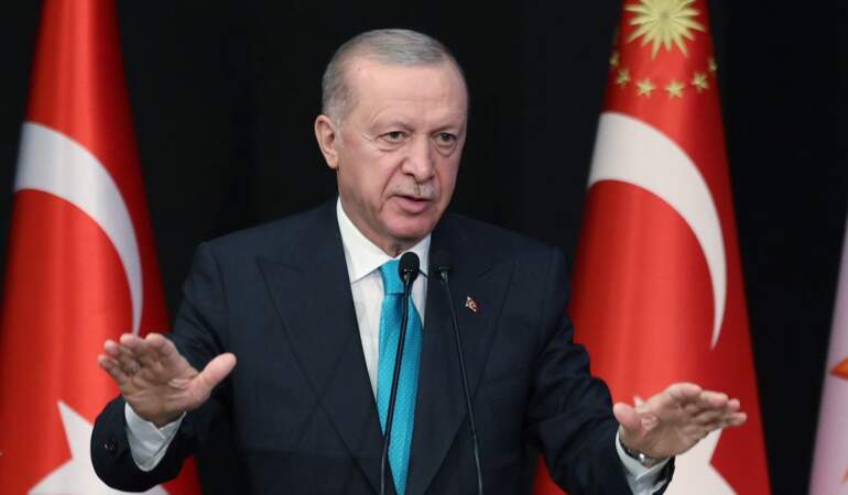 Erdoğan’dan ‘Leman’ tepkisi: ‘Mizah kisvesiyle yapılan alçakça bir provokasyondur’