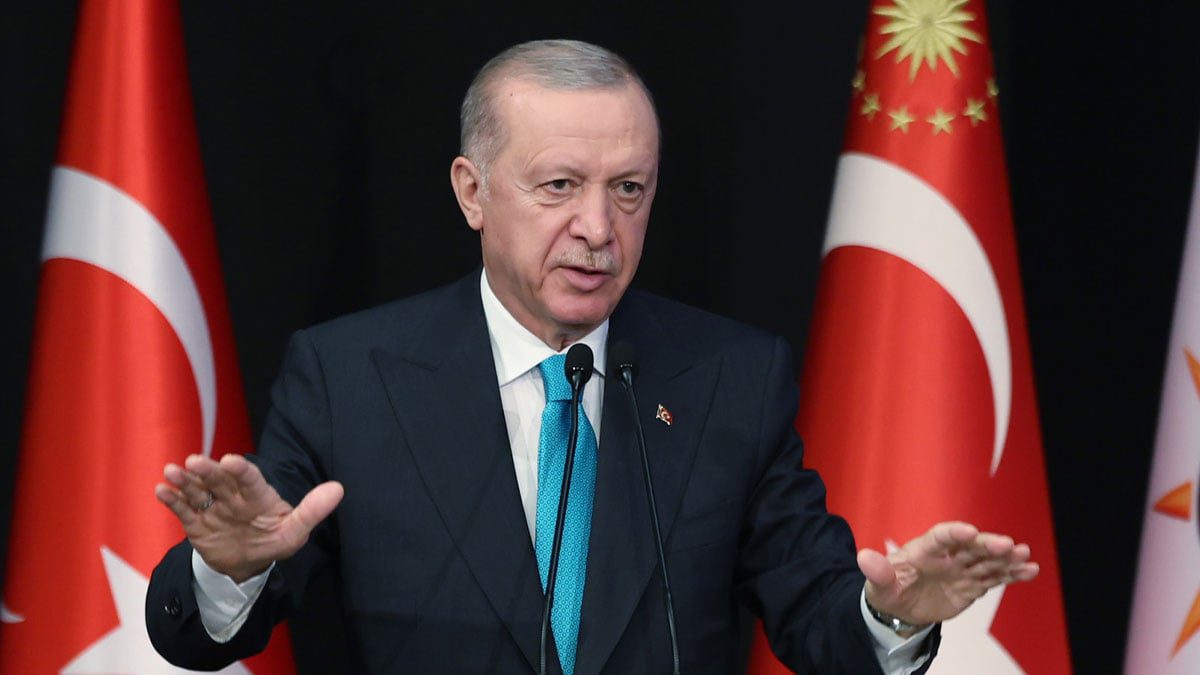 Erdoğan’dan ‘Leman’ tepkisi: ‘Mizah kisvesiyle yapılan alçakça bir provokasyondur’
