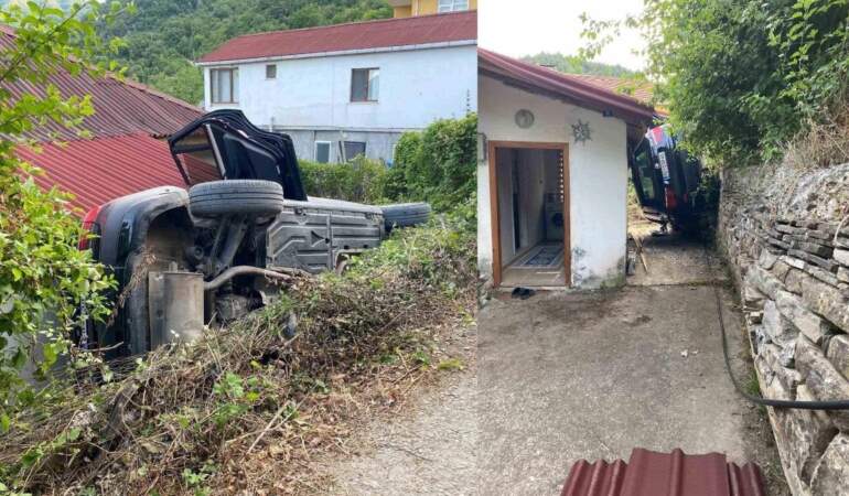 Bagajdan eşya almak için indi: El freni çekilmeyince otomobil evin boşluğuna düştü!