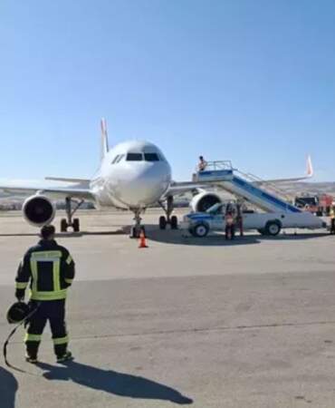 Sharjah–İstanbul seferinde uçak motor arızasıyla acil iniş yaptı: 144 yolcu tahliye edildi
