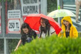 Meteoroloji’den kritik uyarı: Sağanak ve kuvvetli rüzgar geliyor