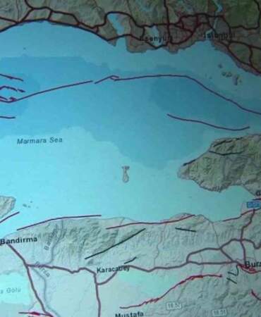 6 Şubat depremi tahmini ile gündem olmuştu! Gemlik depremi sonrası 2 bölgeyi işaret etti: 6.8 büyüklüğüne kadar çıkabilir