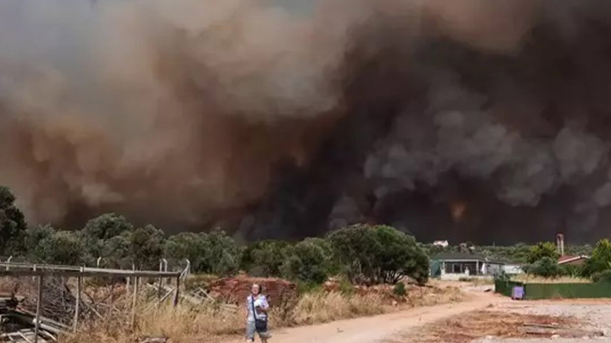 İzmir’de alevlerin yaklaştığı mahalle tahliye edildi