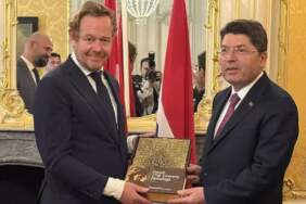 Tunç, Hollanda Lahey’de van Weel ile görüştü