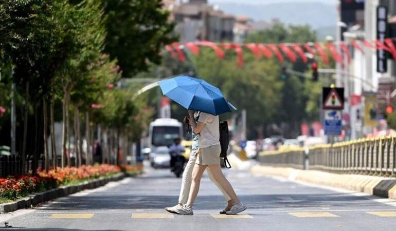 Ülke genelinde kavurucu sıcaklar kapıda: Batı’da 44 dereceye kadar çıkacak