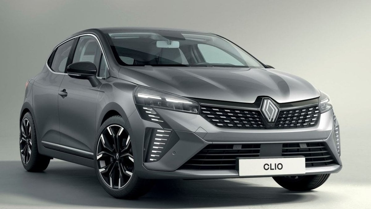 Sıfır araç alacaklar dikkat! Türkiye’nin en çok satan modeli Clio’ya dev zam geldi: İşte yeni fiyat listesi