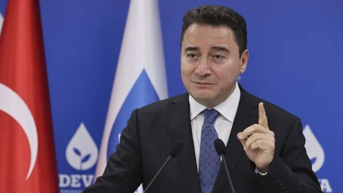 Babacan: Kanalları kapatarak iktidarda kalamazsınız
