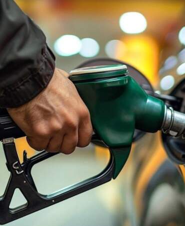 Motorine zam geldi: Litresi 55 TL’yi aştı